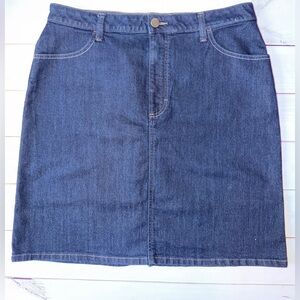 Riders by Lee Denim Skirt Size 14M Dark Wash Stretch Knee Length Classi